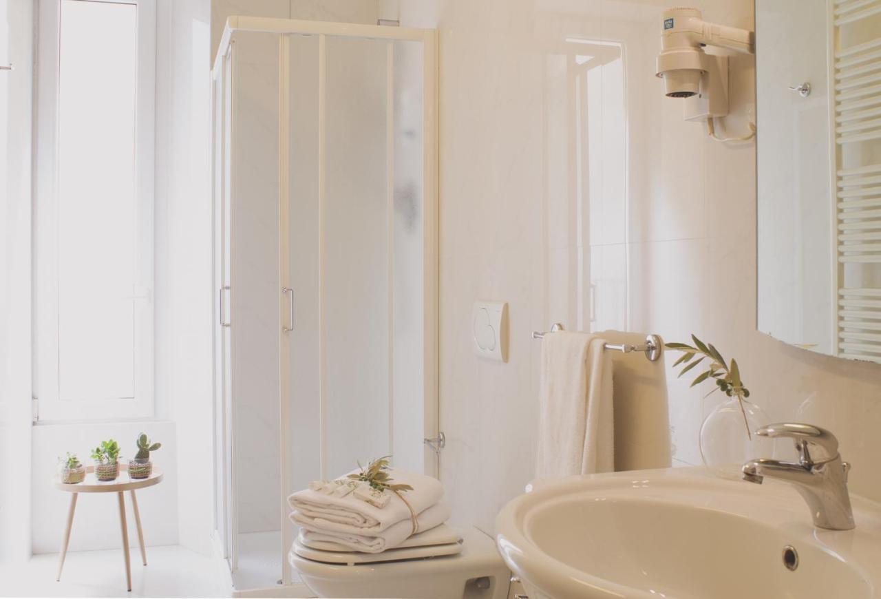 Accanto Al Centro B&B プラート エクステリア 写真
