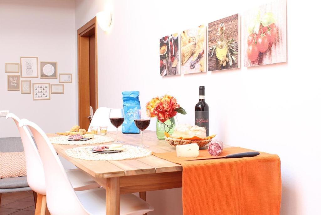 Accanto Al Centro B&B プラート エクステリア 写真