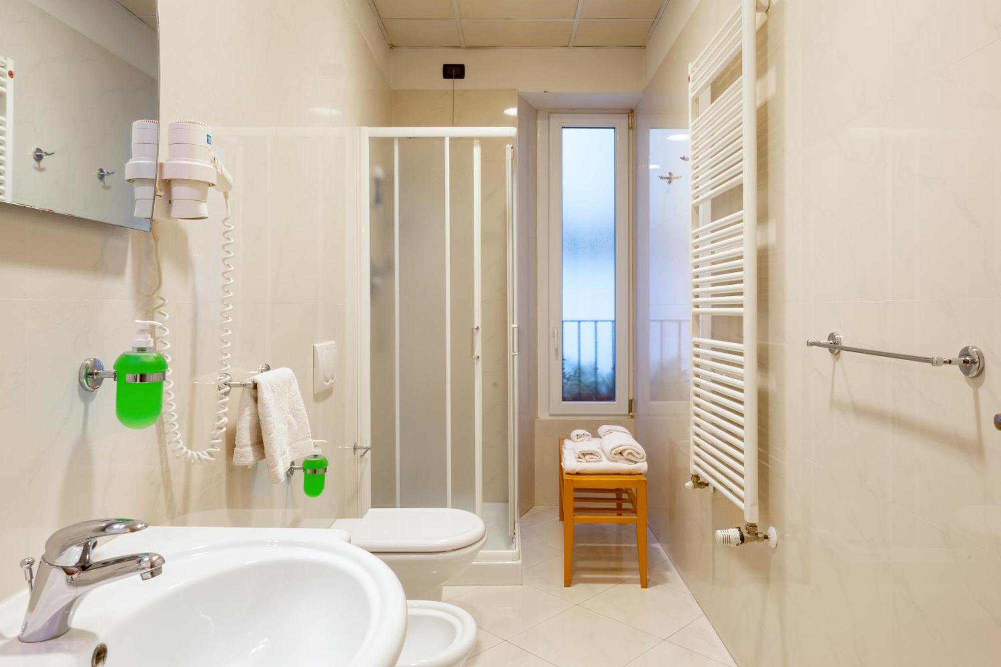 Accanto Al Centro B&B プラート エクステリア 写真