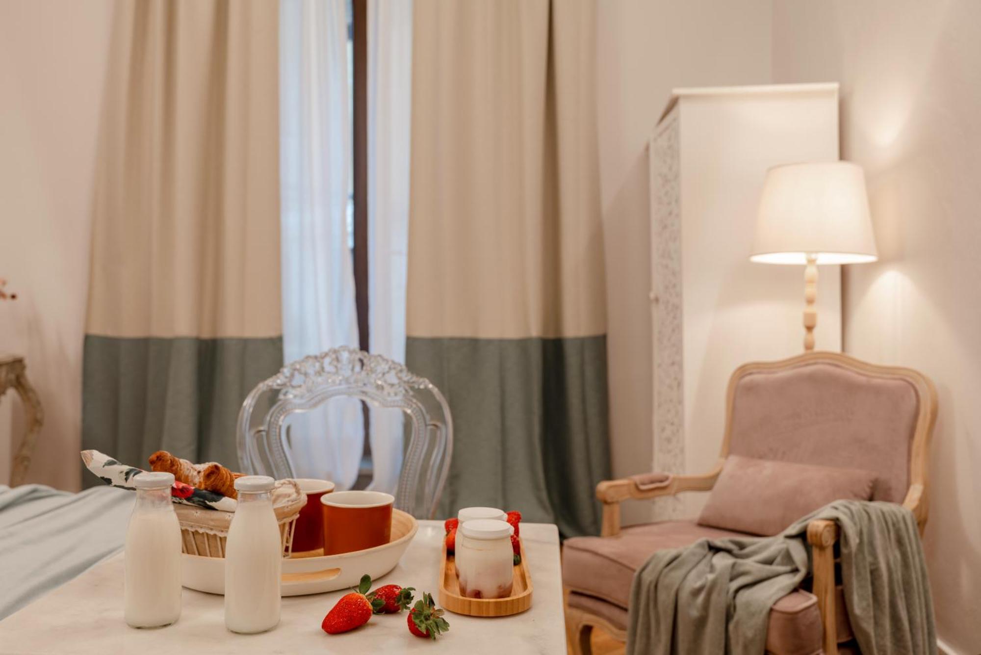 Accanto Al Centro B&B プラート エクステリア 写真